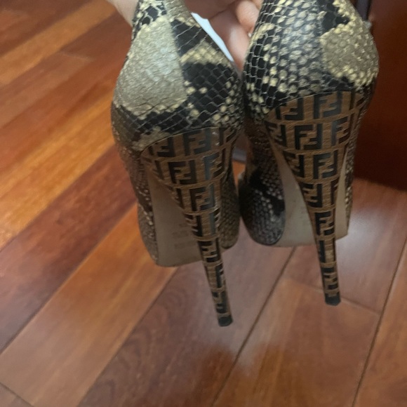 Fendi women heels - Picture 7 of 14